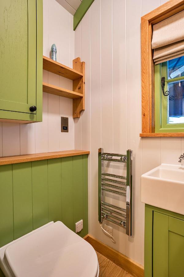 Finest Retreats - The Shepherd'S Hut At Northcombe Farm Beaworthy المظهر الخارجي الصورة