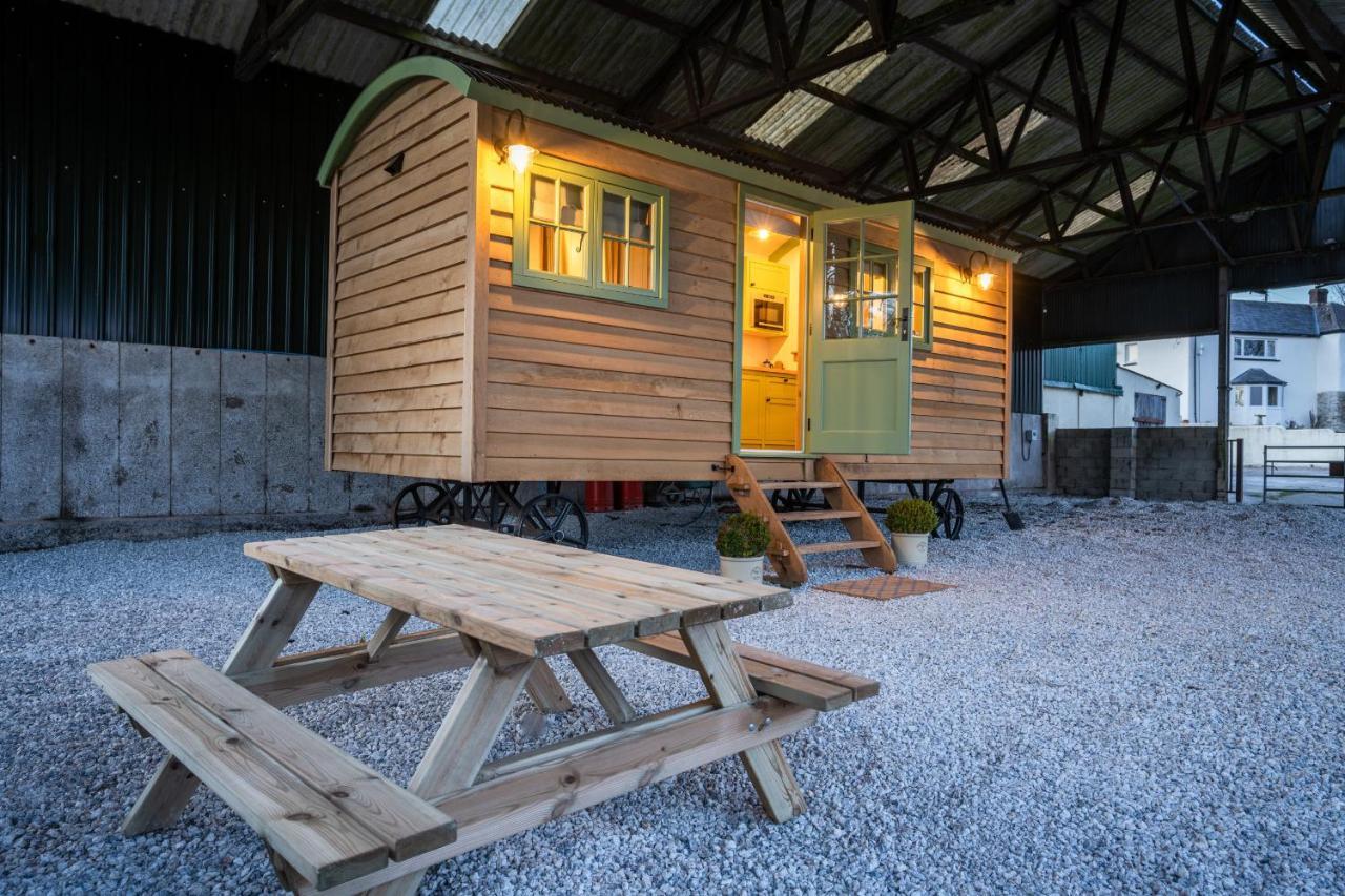 Finest Retreats - The Shepherd'S Hut At Northcombe Farm Beaworthy المظهر الخارجي الصورة