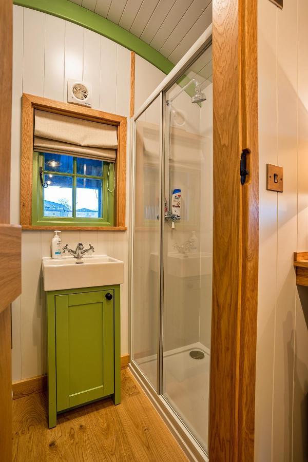 Finest Retreats - The Shepherd'S Hut At Northcombe Farm Beaworthy المظهر الخارجي الصورة