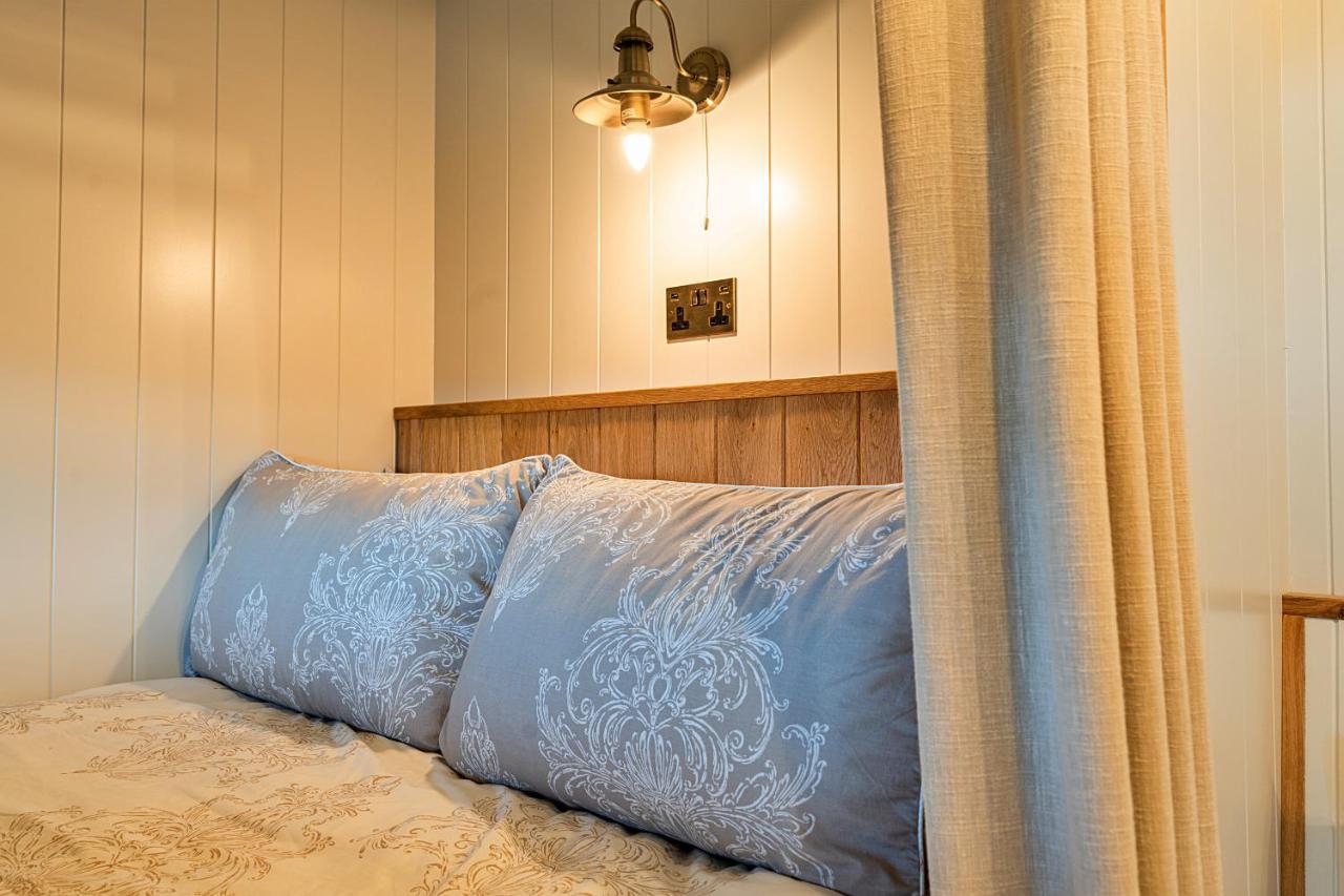 Finest Retreats - The Shepherd'S Hut At Northcombe Farm Beaworthy المظهر الخارجي الصورة