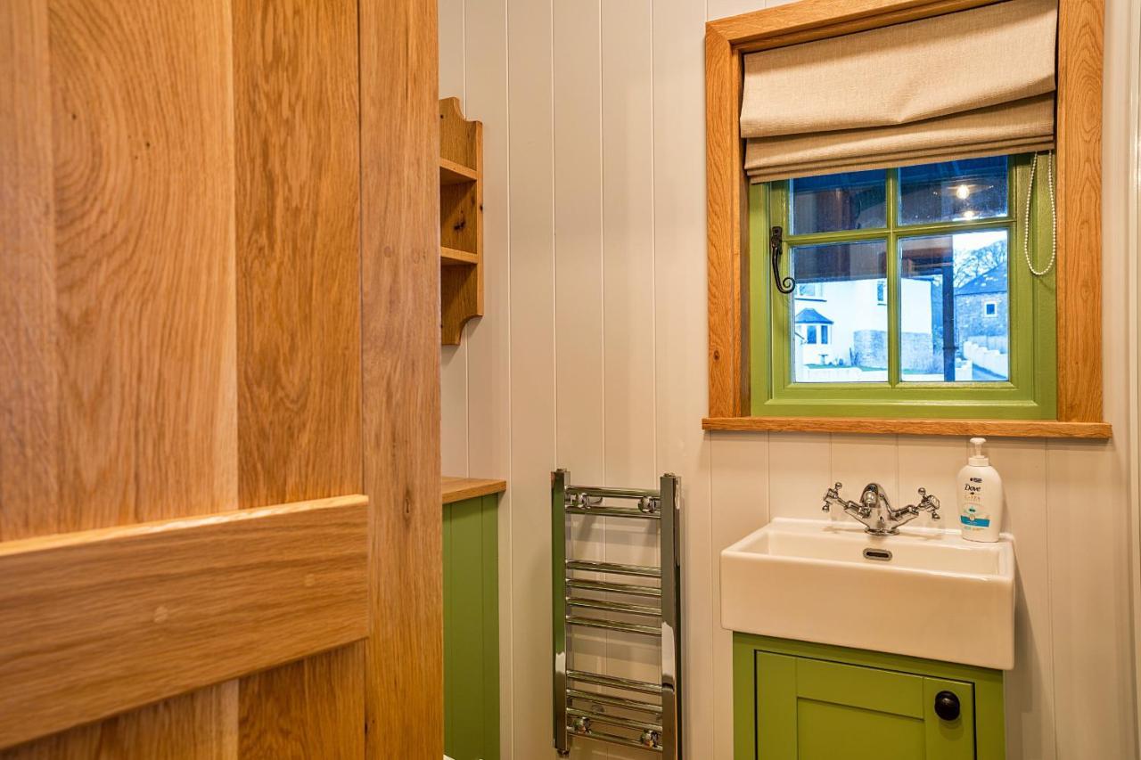Finest Retreats - The Shepherd'S Hut At Northcombe Farm Beaworthy المظهر الخارجي الصورة